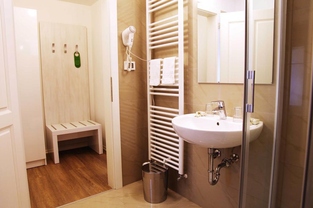 Boutique Hotel Dvor Dobrovo Chambre photo