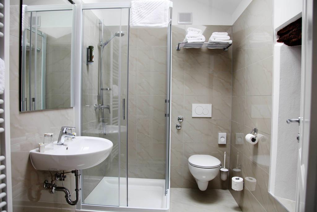 Boutique Hotel Dvor Dobrovo Chambre photo